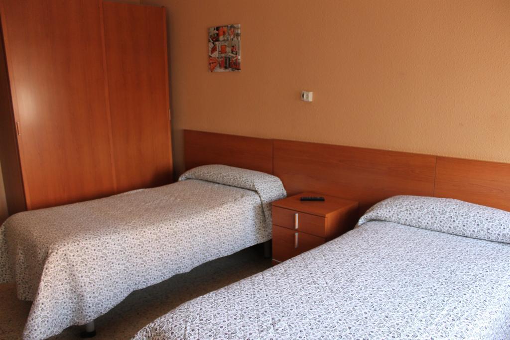 Hostal Cal Siles El Prat de Llobregat Dış mekan fotoğraf