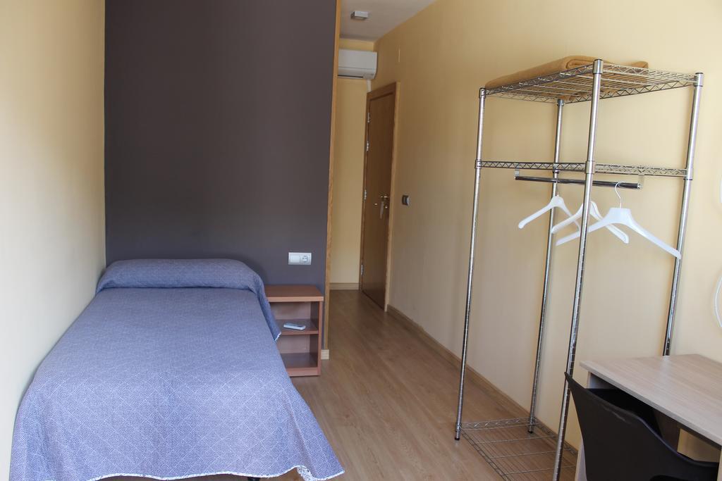 Hostal Cal Siles El Prat de Llobregat Dış mekan fotoğraf