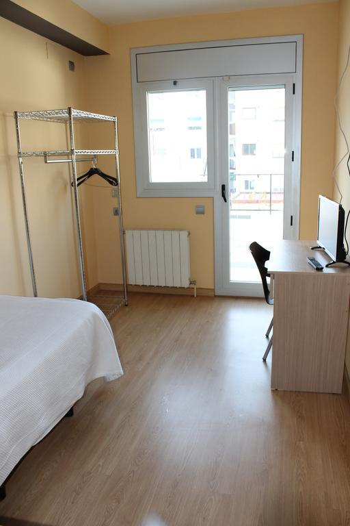 Hostal Cal Siles El Prat de Llobregat Dış mekan fotoğraf