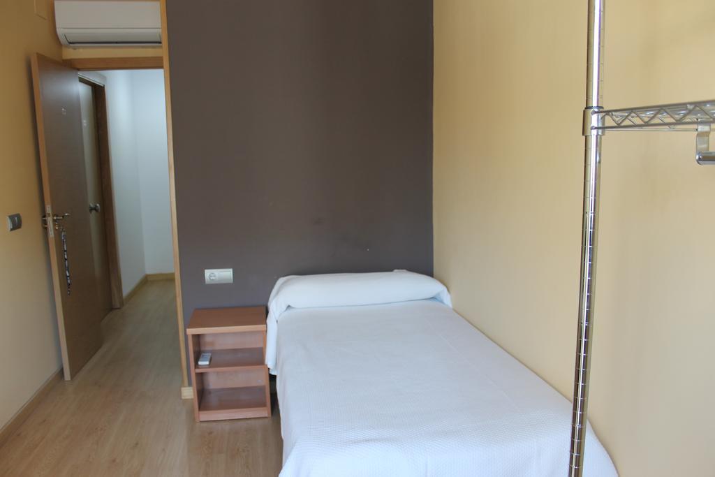 Hostal Cal Siles El Prat de Llobregat Dış mekan fotoğraf
